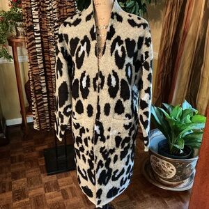 Elegant Black and Cream Leopard Cardigan